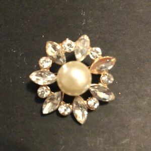 3/$15 Floral rhine stone crystal faux peal brooch pin​